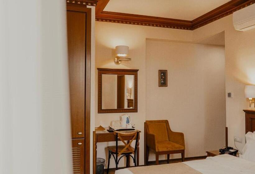 스탠다드 룸, Argjiro