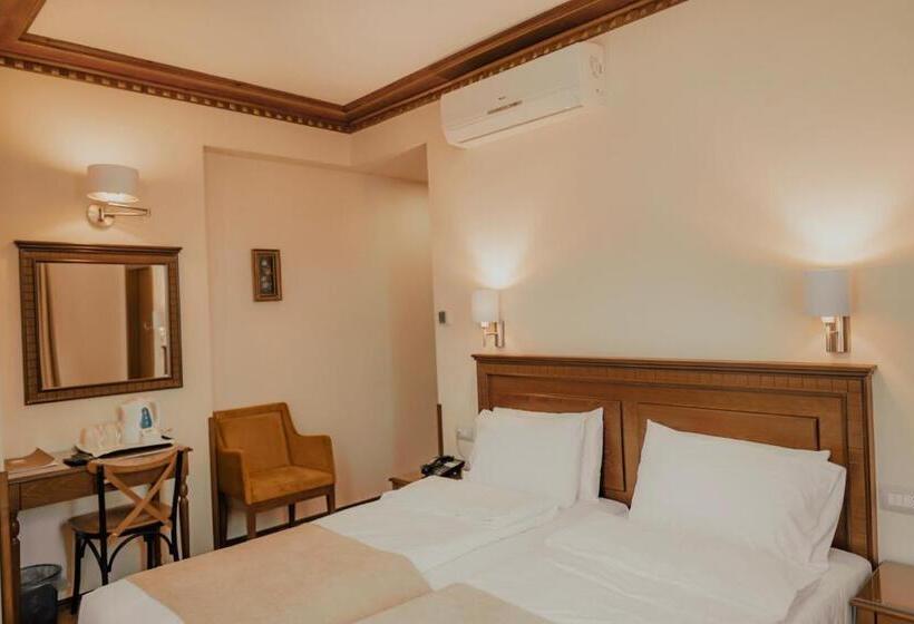 스탠다드 룸, Argjiro