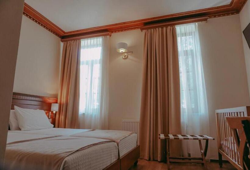 스탠다드 룸, Argjiro