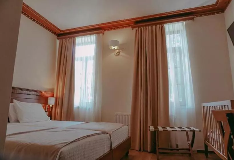 اتاق استاندارد, Argjiro