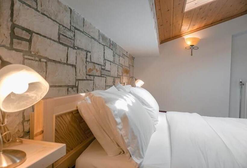 스탠다드 룸, Argjiro