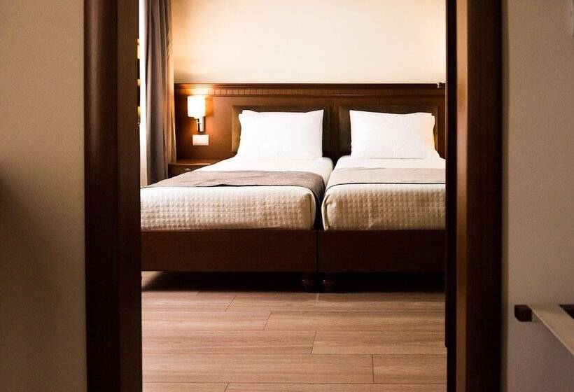 패밀리 룸, Argjiro