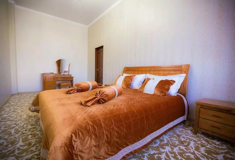 سوییت, Boutique Hotel Tomiris