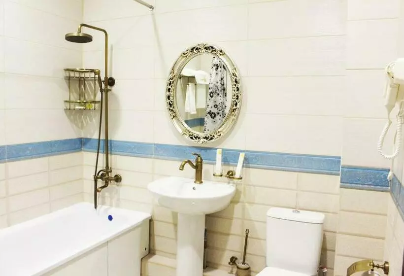 سوییت جونیور, Boutique Hotel Tomiris
