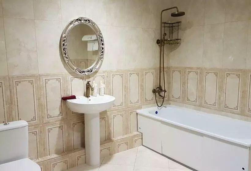 سوییت, Boutique Hotel Tomiris