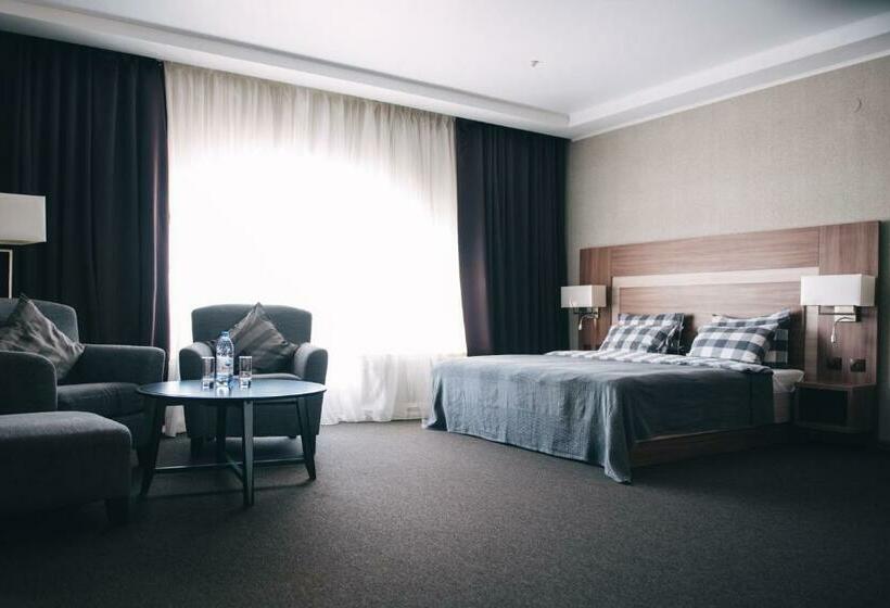 스위트 킹사이즈 침대, Fessla