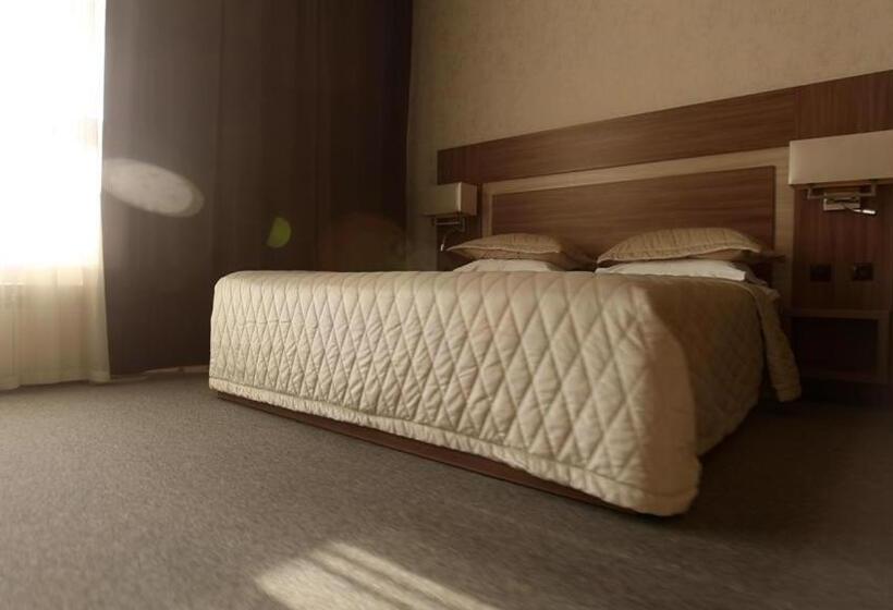 스위트 킹사이즈 침대, Fessla