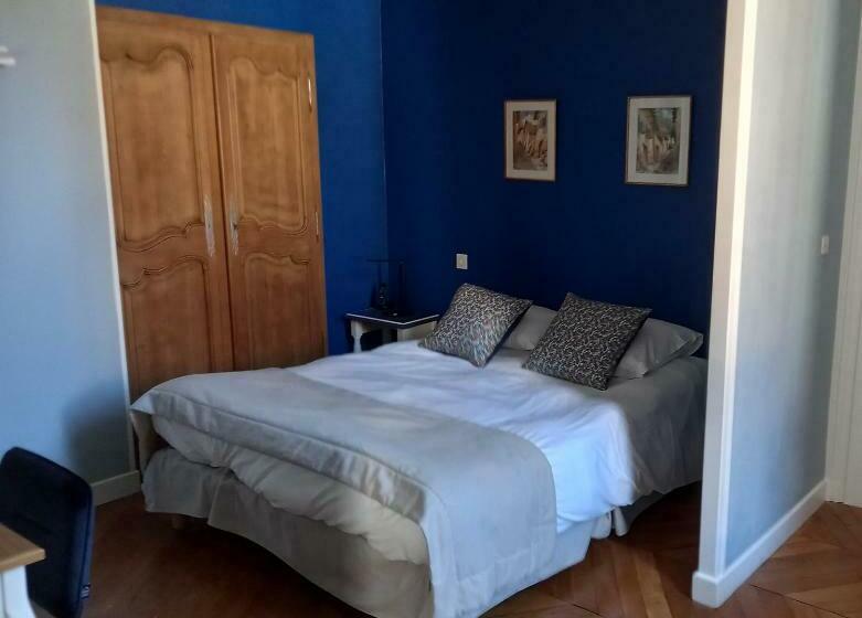 四人高级间, Des Cymaises