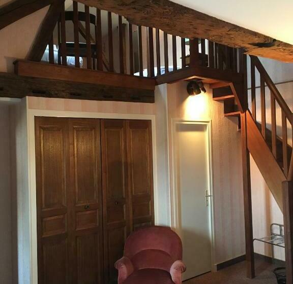 家庭间, Des Cymaises