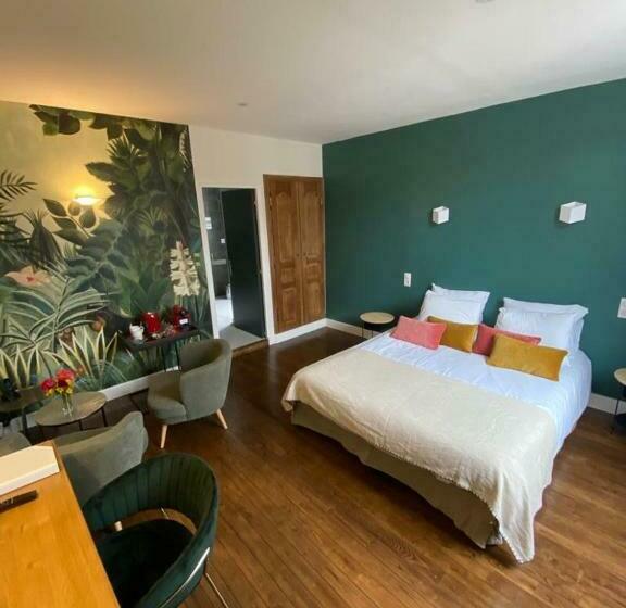 高级大房间, Des Cymaises