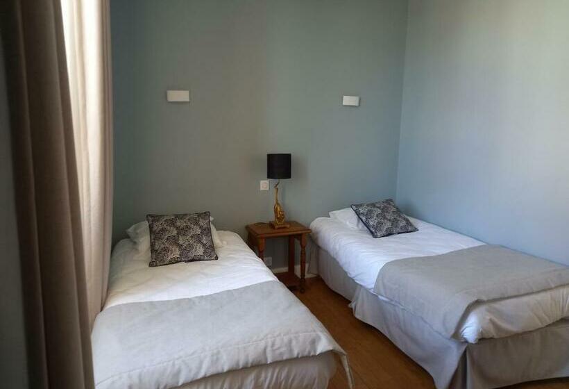 四人高级间, Des Cymaises