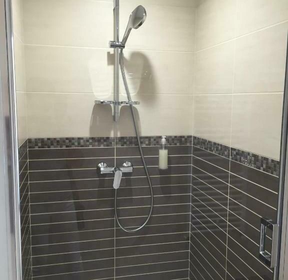 חדר סטנדרט לארבעה, Les Galets Bleus