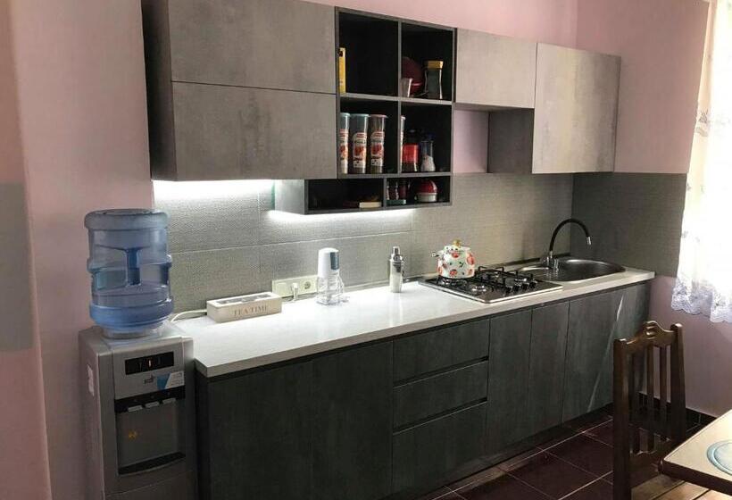 اتاق راحتی سه تخته, Smak