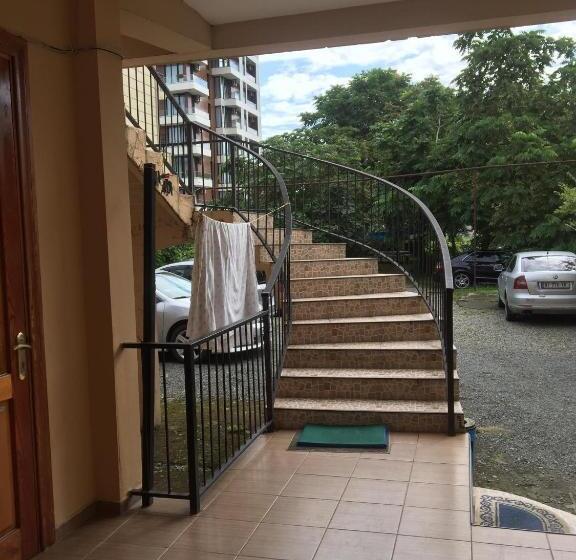 اتاق راحتی سه تخته, Smak