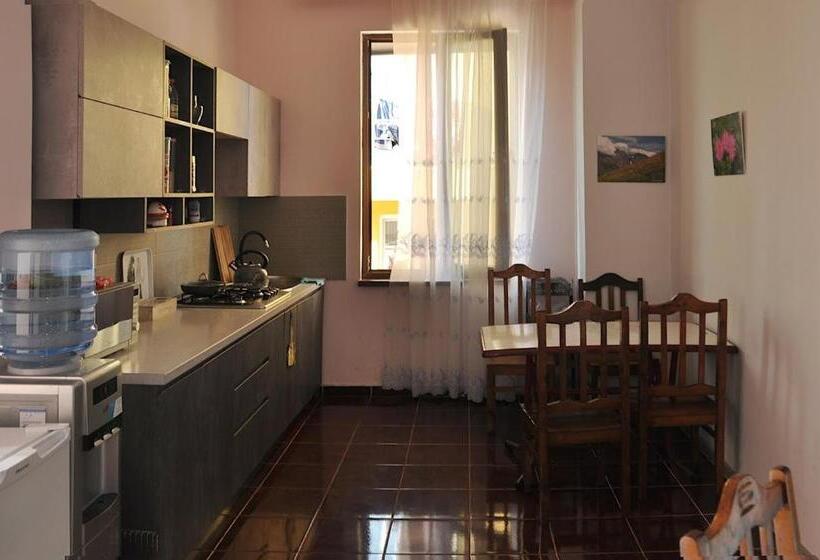 اتاق خانوادگی, Smak