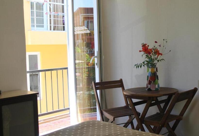 اتاق سوپریور سه تخته, Smak