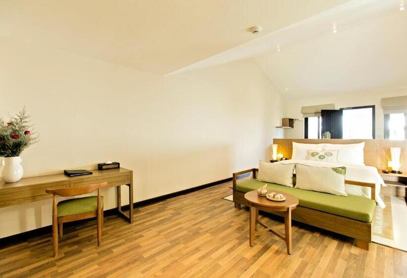 سوییت جونیور با بالکن, Lasenta Boutique Hotel Hoian