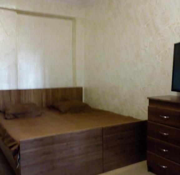 اتاق کلاسیک سه تخته, Mini Hotel On Guramishvili 22