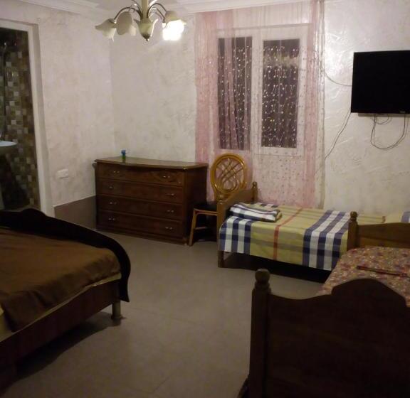 اتاق استاندارد چهار تخته, Mini Hotel On Guramishvili 22