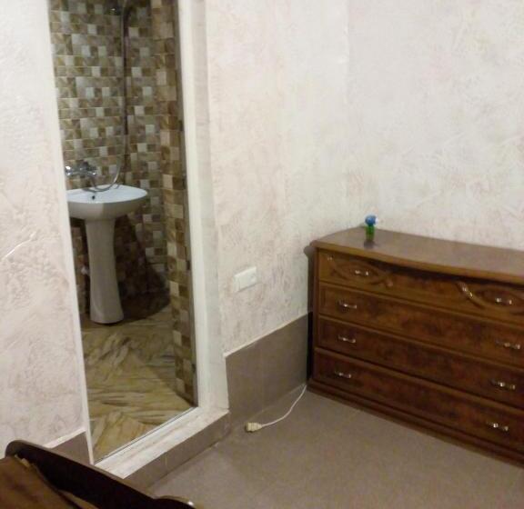 اتاق استاندارد چهار تخته, Mini Hotel On Guramishvili 22