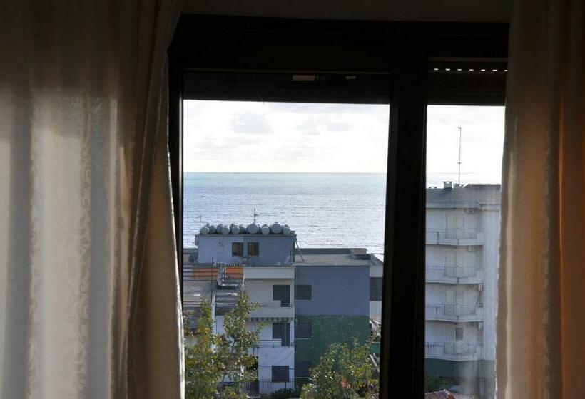 חדר קלאסי לארבעה, Sunrise Hotel Cameria