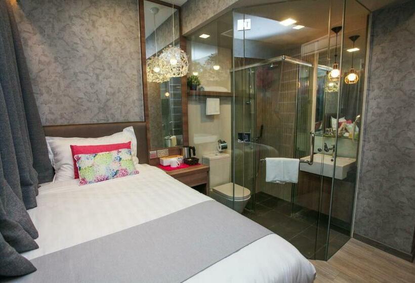 اتاق پریمیوم یک تخته, Champion Hotel City