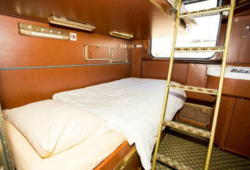 标准三人间共用浴室, Train Lodge Amsterdam