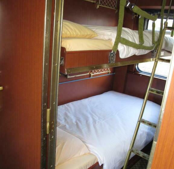 اتاق استاندارد سه تخته با سرویس بهداشتی مشترک, Train Lodge Amsterdam