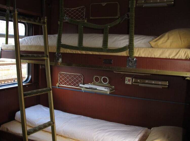 标准三人间共用浴室, Train Lodge Amsterdam