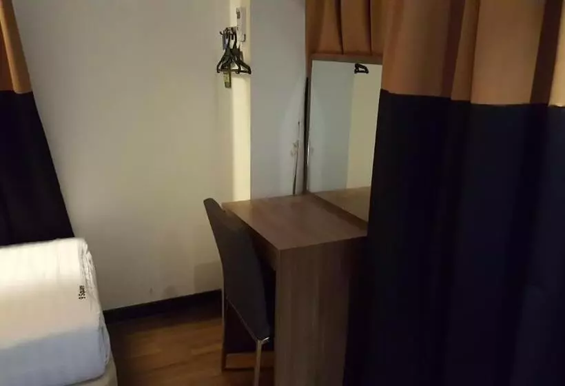 デラックストリプルルーム, 9 Square Hotel Bangi