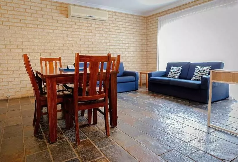Villa 2 Makuuhuonetta, Busselton Villas And Glamping Village