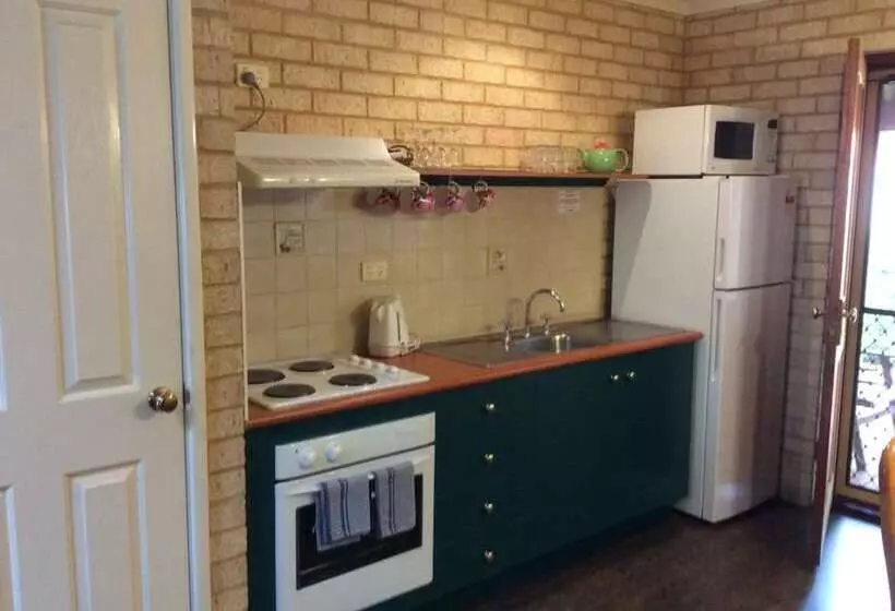 Villa 1 Makuuhuone, Busselton Villas And Glamping Village