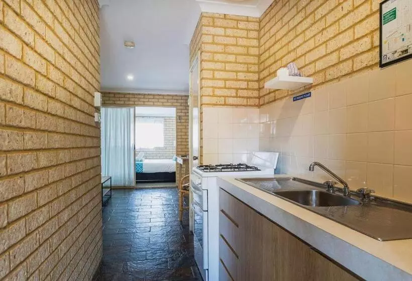 Villa 1 Makuuhuone, Busselton Villas And Glamping Village