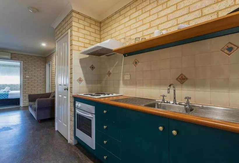 Villa 2 Makuuhuonetta, Busselton Villas And Glamping Village