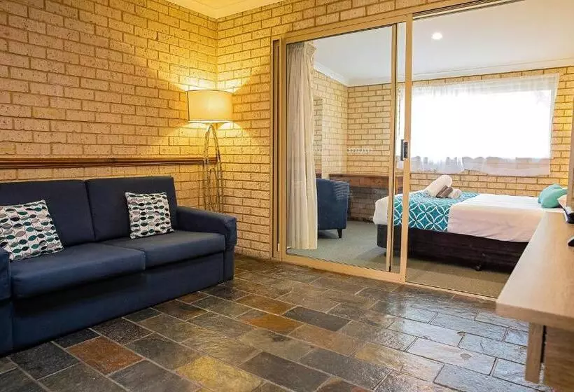 Villa 2 Makuuhuonetta, Busselton Villas And Glamping Village