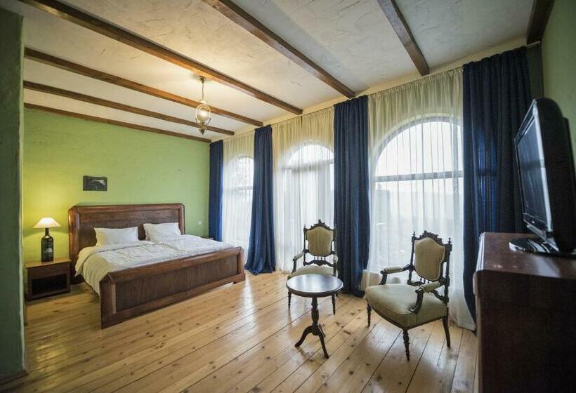 اتاق استاندارد, Chateau Mere