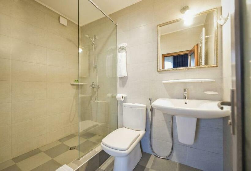 اتاق استاندارد, Chateau Mere