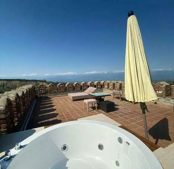 سوییت جونیور با بالکن, Chateau Mere