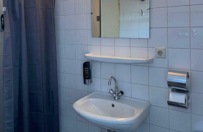 غرفة ديلوكس ثلاثية, City