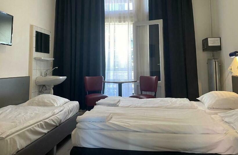 Quarto Triplo Deluxe, City