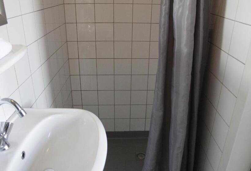 غرفة قياسية رباعية, City