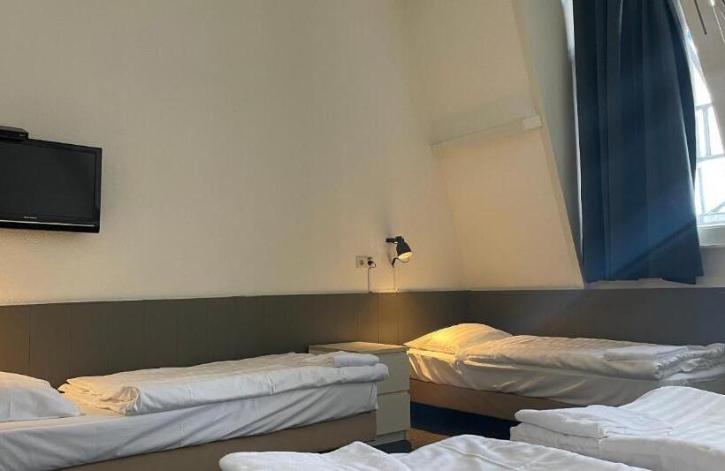 Quarto Quádruplo Estandar, City