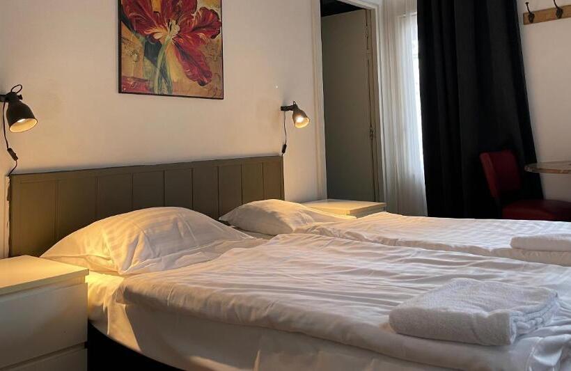 غرفة ديلوكس, City