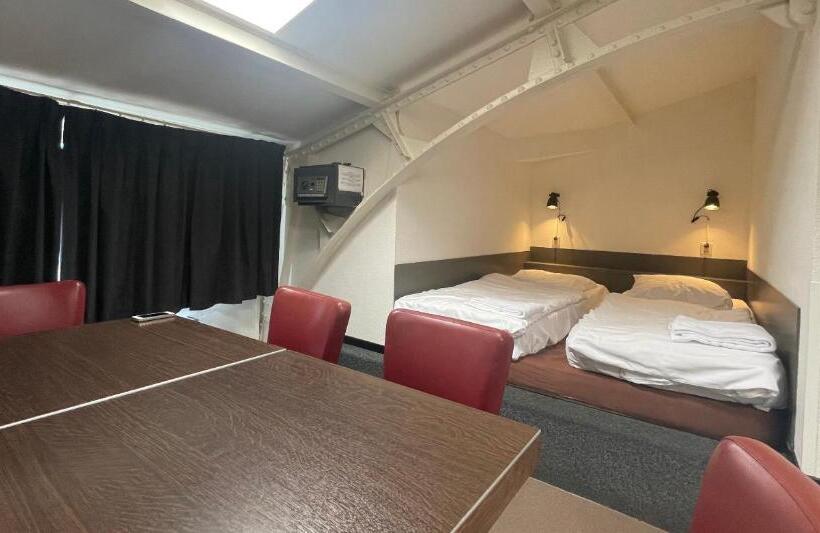 جناح عائلي, City