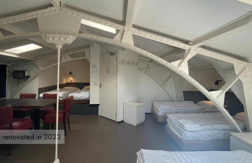 جناح عائلي, City