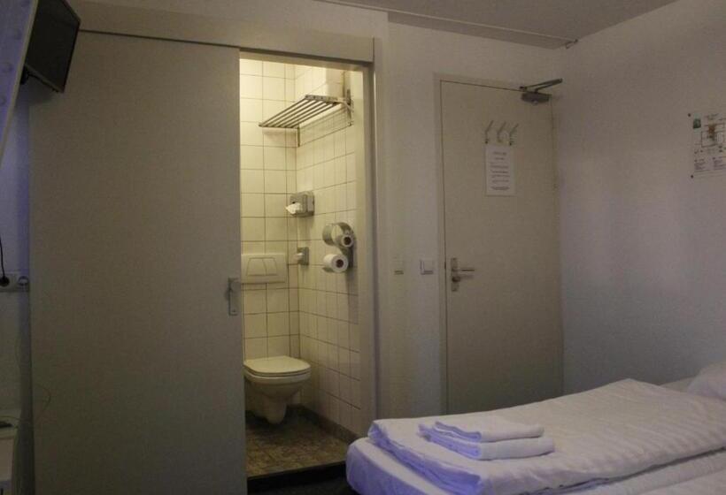 غرفة قياسية, City