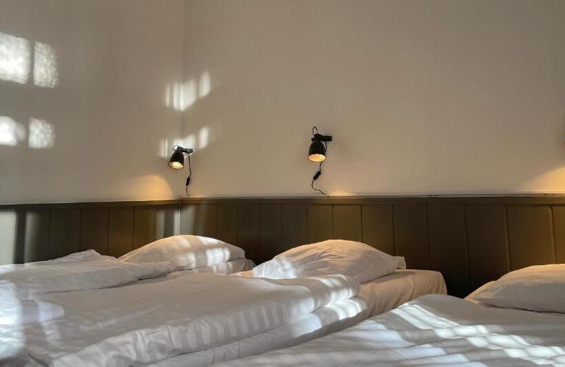 Quarto Triplo Estandar, City