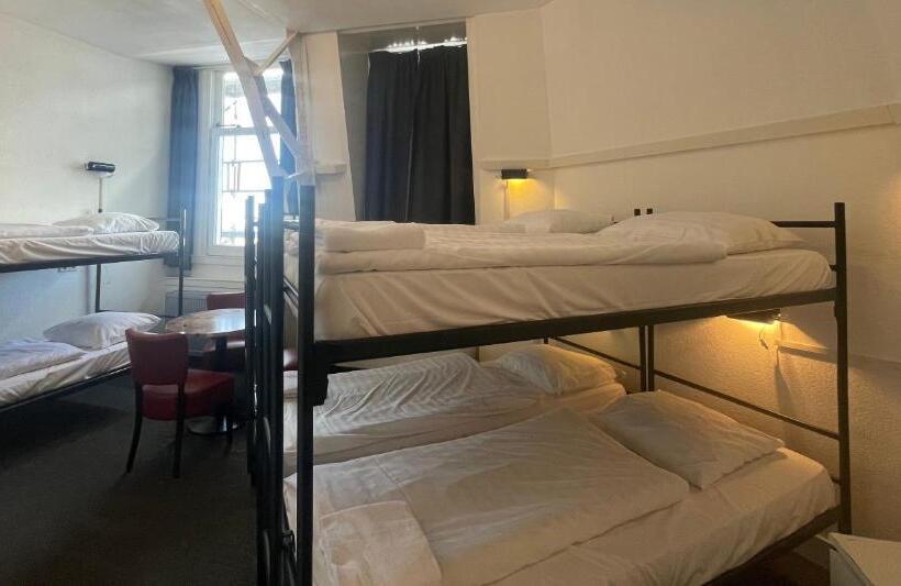 غرفة عائلية, City