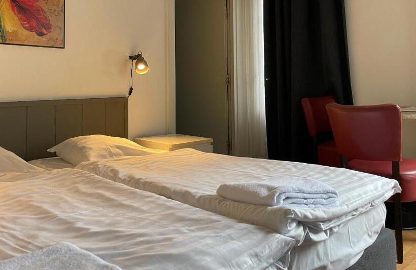 غرفة ديلوكس, City