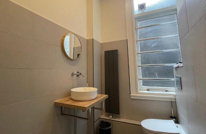 غرفة ديلوكس, City